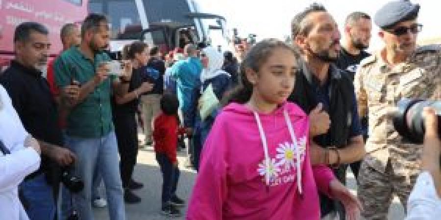 القوات المسلحة تنفذ عملية إجلاء طبي جديدة لأطفال من قطاع غزة براً وجواً - تواصل نيوز
