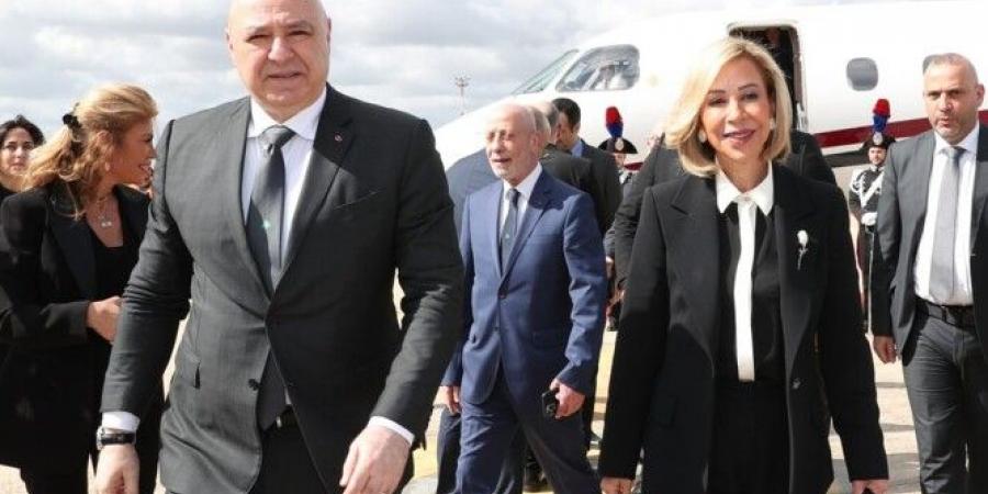 الرئيس عون والسيدة الأولى وصلا إلى قاعدة تشامبينو في روما وسيلتقيان البابا لاوون غدًا - تواصل نيوز