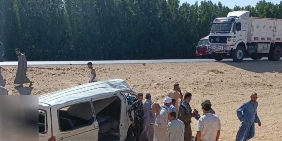 . وفاة 3 أشخاص وإصابة 11 آخرين في حادث انقلاب ميكروباص بالمنيا - تواصل نيوز