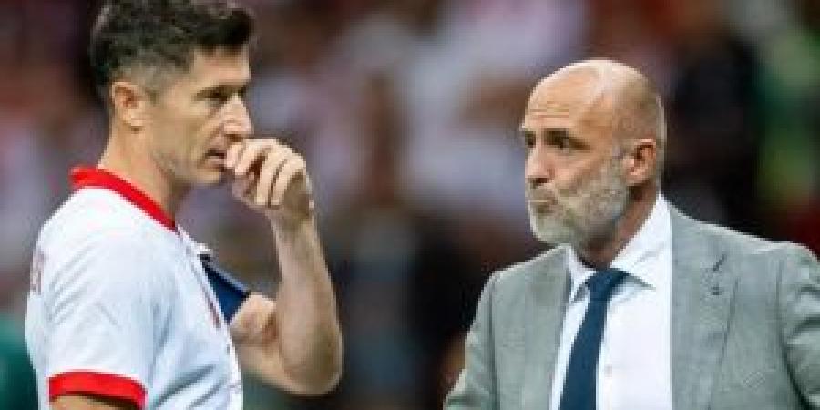 استقالة مدرب بولندا بعد تهديدات ليفاندوفسكي - تواصل نيوز