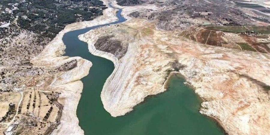 المصلحة الوطنية لنهر الليطاني تحذّر: صور الأقمار الصناعية توثّق جفافًا حادًا في بحيرة القرعون - تواصل نيوز