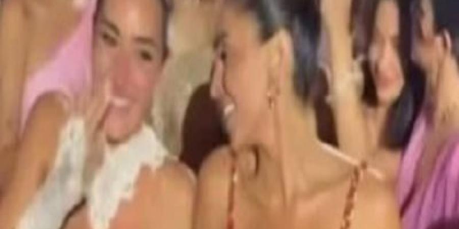 دينا الشربيني مطلوبة على جوجل بعد مشاركتها فى حفل زفاف أمينة خليل - تواصل نيوز