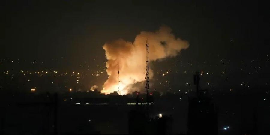 "إسرائيل" تهاجم إيران وتعلن استهداف حي بطهران لكبار قادة الحرس الثوري - تواصل نيوز
