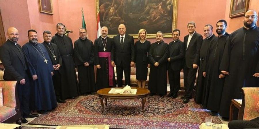 الرئيس عون قطع زيارته إلى الفاتيكان وغادر روما عائدًا إلى بيروت لمتابعة التطورات الراهنة - تواصل نيوز