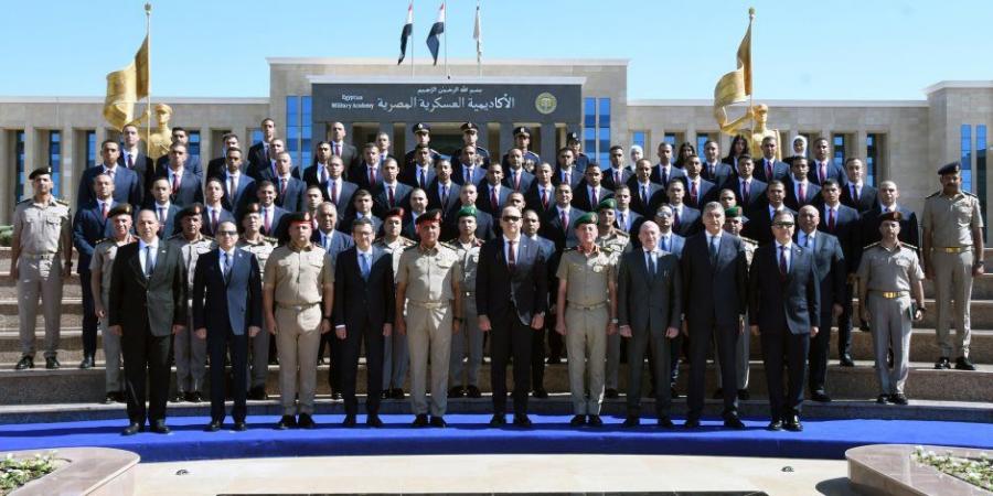 حصريا - الأكاديمية العسكرية تحتفل بتخرج الدورة التدريبية الرابعة لأعضاء هيئة الرقابة الإدارية   - تواصل نيوز