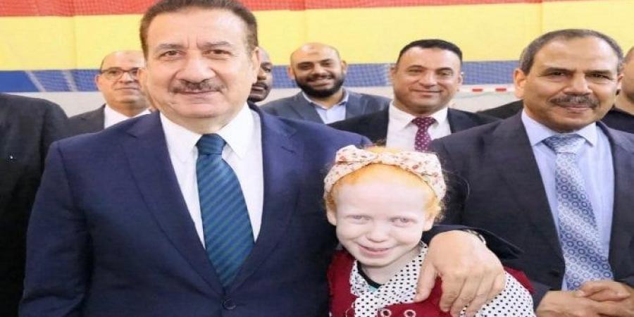 شاهد الان - محافظ المنوفية يسلم مساعدات مالية ومواد غذائية وكراسي متحركة لــ 150حالة إنسانية - تواصل نيوز
