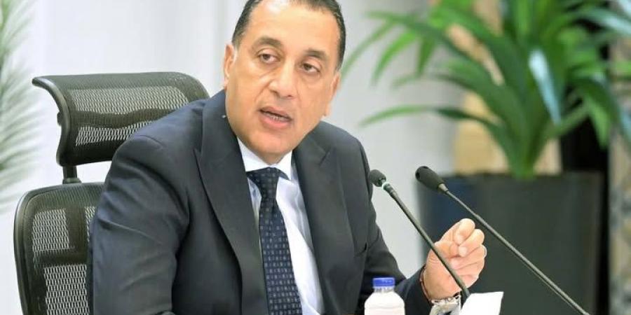 تواصل نيوز - رئيس الوزراء يتفقد سير العمل بعددٍ من المشروعات الخدمية والتنموية - تواصل نيوز