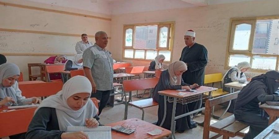شاهد الان - رئيس منطقة القليوبية الأزهرية يتفقد لجان الشهادة الثانوية بقليوب - تواصل نيوز