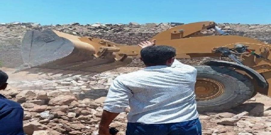 شاهد الان - أسوان.. إزالة 60 حالة تعد لأملاك الدولة في المرحلة الثانية من الموجة 26 - تواصل نيوز