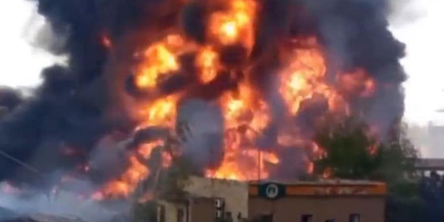 شاهد الان - 17 شهيدًا في قصف للاحتلال الإسرائيلي على عدة مناطق بـ قطاع غزة - تواصل نيوز