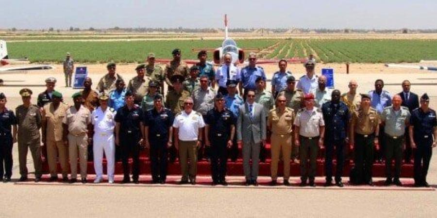 شاهد الان - القوات المسلحة تنظم زيارة للملحقين العسكريين المعتمدين لعدد من المنشآت العسكرية - تواصل نيوز