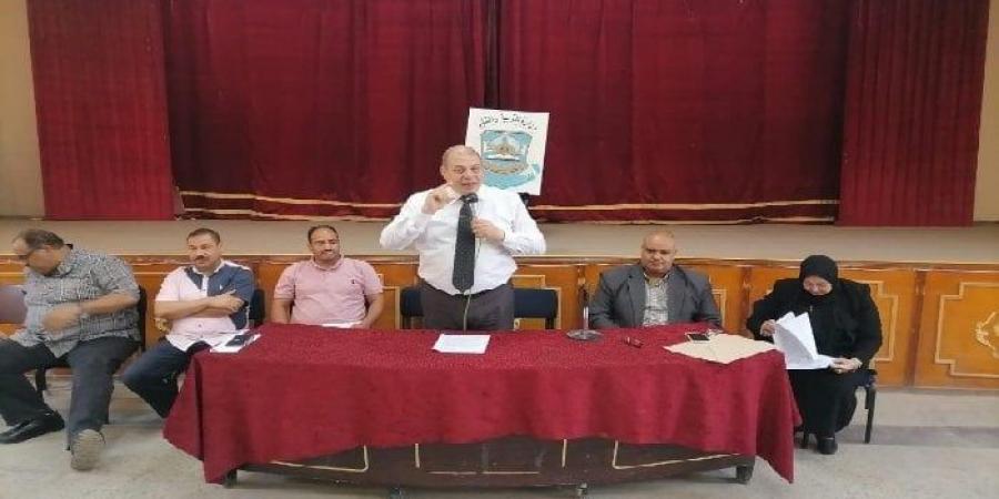 شاهد الان - مدير التعليم بقنا يترأس اجتماعًا موسعاً لرؤساء لجان الثانوية العامة - تواصل نيوز