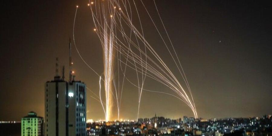 حصري فقط على تواصل نيوز - "فارس" عن مسؤولين: إيران استخدمت صواريخ عماد وقادر وخيبر في هجوم الليلة على حيفا وتل أبيب - تواصل نيوز
