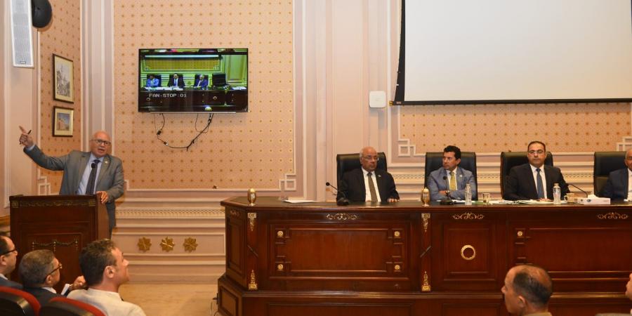 شاهد الان - وزير الشباب أمام البرلمان :أمامنا مسارين بشأن ملف العاملين بمحاضر مجالس إدارة مراكز الشباب والأندية - تواصل نيوز
