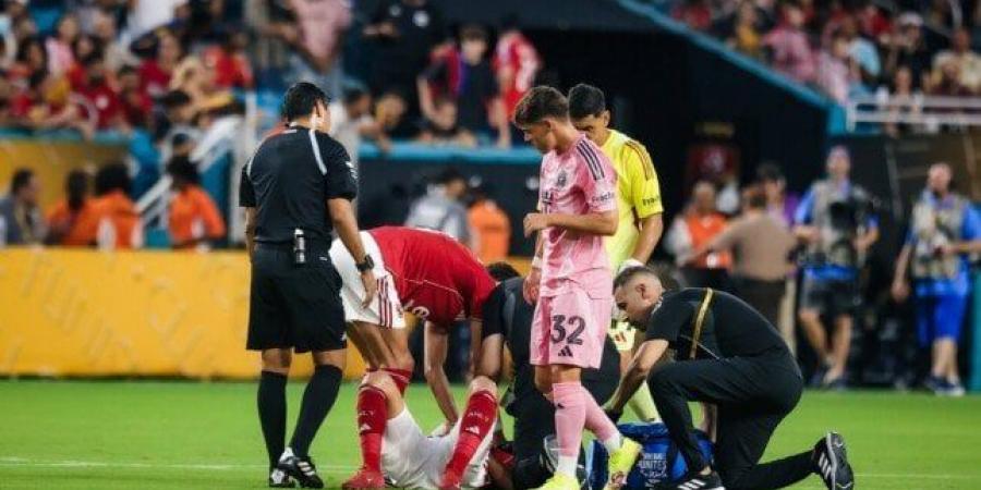 شاهد الان - مصدر بـ الأهلي: إصابة إمام عاشور اشتباه بكسر في الترقوة - تواصل نيوز