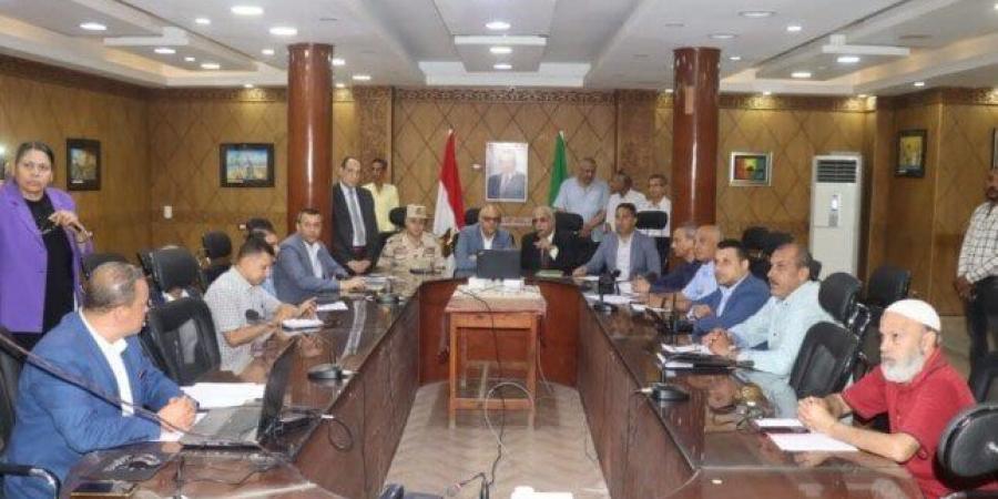 شاهد الان - محافظ القليوبية يتفقد غرفة عمليات لجان الثانوية العامة ويطمئن على سير الامتحانات - تواصل نيوز