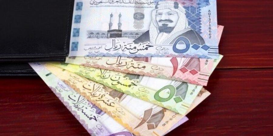 شاهد الان - سعر الريال السعودي اليوم الأحد 15 يونيو 2025.. في البنك المركزي بكام؟ - تواصل نيوز