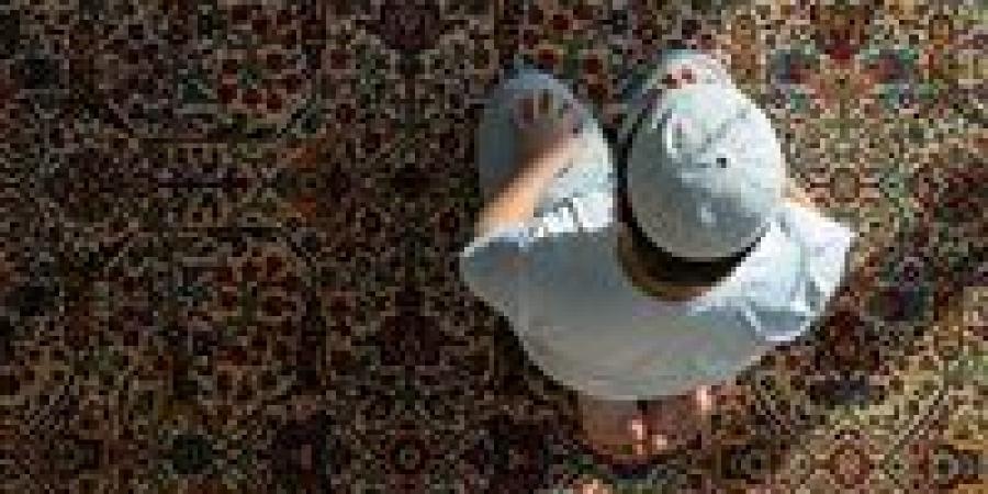 شاهد الان - هل الضحك أثناء الصلاة يبطلها؟.. أمين الفتوى يجيب - تواصل نيوز