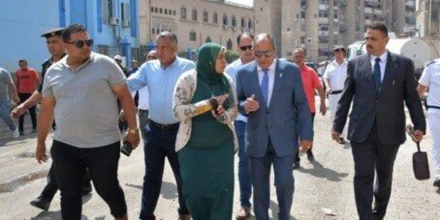 شاهد الان - محافظ بورسعيد يتفقد منطقة السيدة نفيسة بالضواحي و يوجه بمعالجة مشكلات الصرف الصحي - تواصل نيوز
