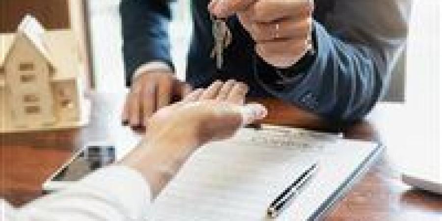 شاهد الان - خطوات تسجيل شقتك في الشهر العقاري ورقيًَا وإلكترونيًا والمستندات المطلوبة - تواصل نيوز