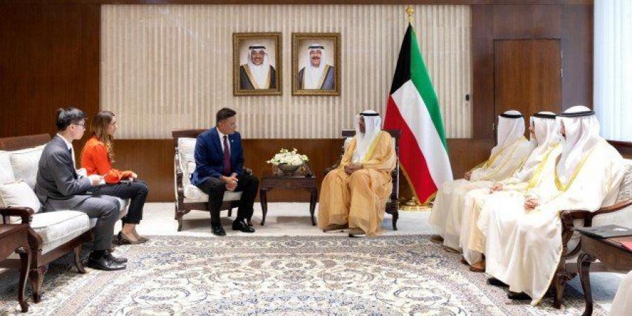 اخبار حصرية - وزير الخارجية الكويتي يتسلم نسخة من أوراق اعتماد سفير سنغافورة الجديد لدى البلاد - تواصل نيوز