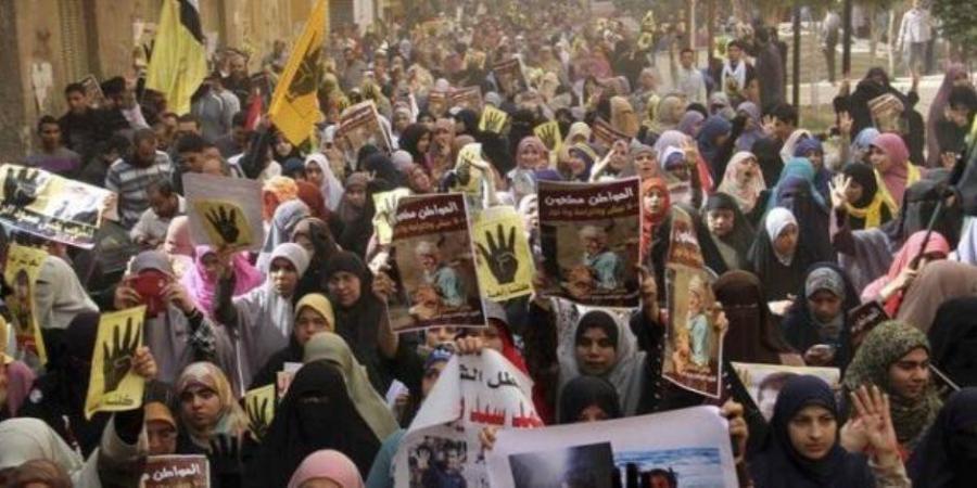 حصريا - جناح الأخوات الدرع الأقوى للإخوان فى الازمات.. المرأة سلاح الجماعة للتخفى والتحريض ونقل الخطط من القيادات المحبوسة للجان الإخوانية - تواصل نيوز