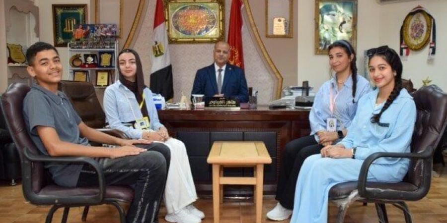 شاهد الان - مدير التعليم ببورسعيد يستقبل أعضاء غرفة عمليات امتحانات الثانوية العامة باتحاد الطلاب - تواصل نيوز