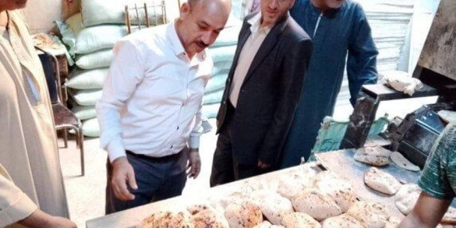 شاهد الان - 167 مخالفة بمخابز ملوي.. محافظ المنيا يضرب بيد من حديد ضد المتلاعبين بقوت المواطنين - تواصل نيوز