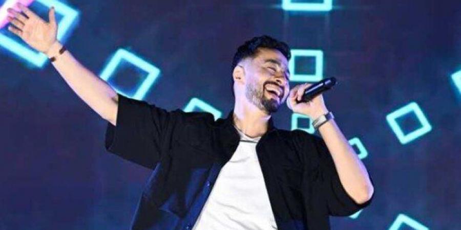 شاهد الان - حمادة هلال يُشعل حماس جمهوره في القاهرة الجديدة بأغانيه «صور» - تواصل نيوز