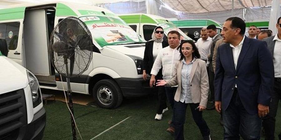عاجل وحصرى - الكشف على ٩٢٦ مواطن مجانا بقرية زاوية صقر ابو المطامير - تواصل نيوز