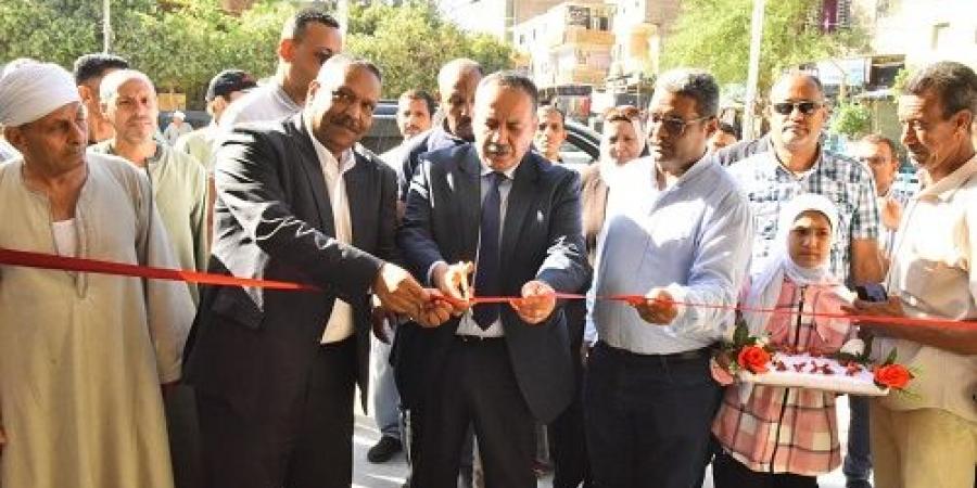 عاجل وحصرى - محافظ أسيوط يفتتح موقف سيارات الغنايم بعد تطويره بتكلفة 40 مليون - تواصل نيوز