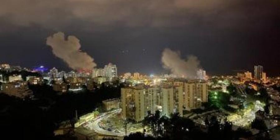 احدث الاخبار - حريق يندلع قرب مصنع الأمونيا في ميناء حيفا عقب استهداف إيراني - تواصل نيوز