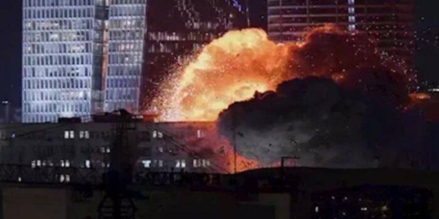 شاهد الان - إسرائيل تحقق في حادث خطير وقع داخل غرفة محصنة في منطقة بتاح تكفا - تواصل نيوز