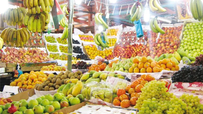 أسعار الفاكهة اليوم تراجع في التين البرشومي وارتفاع كبير في العنب والمانجو