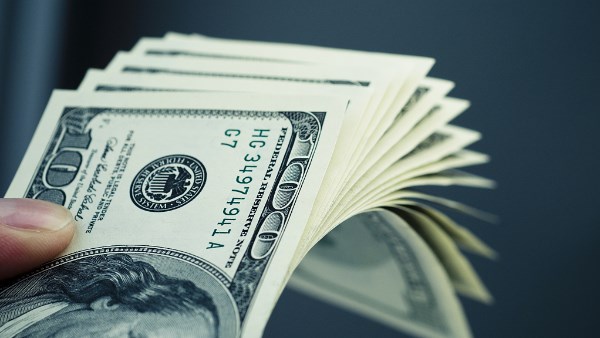 أقل سعر للدولار في البنوك مساء تعاملات اليوم الأربعاء