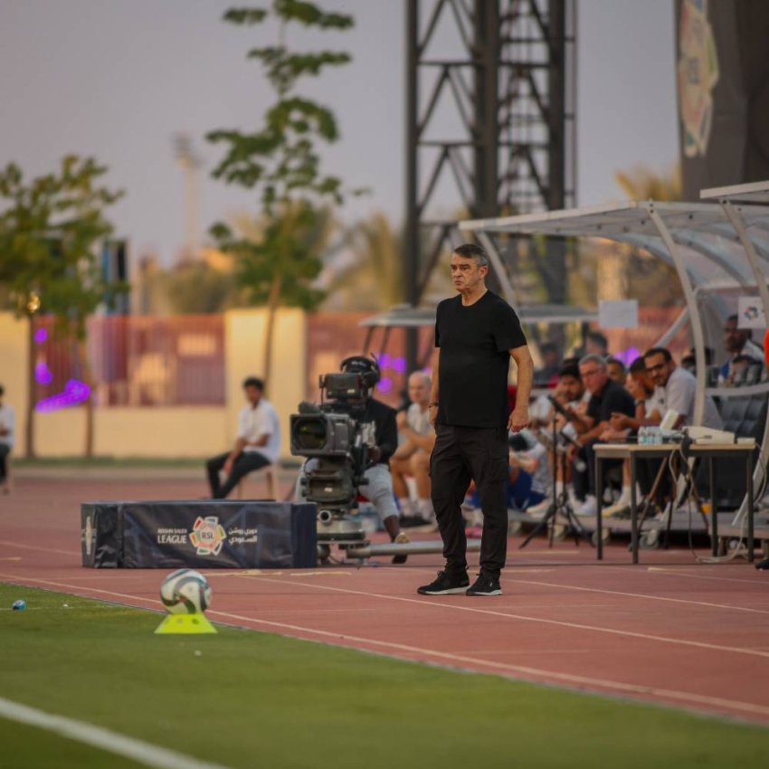 إقالة مدرب أبها تشعل المنافسة ضد الاتحاد في مواجهة نارية