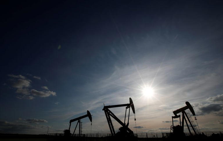 ارتفاع أسعار النفط مع تصاعد مخاوف نقص الإمدادات