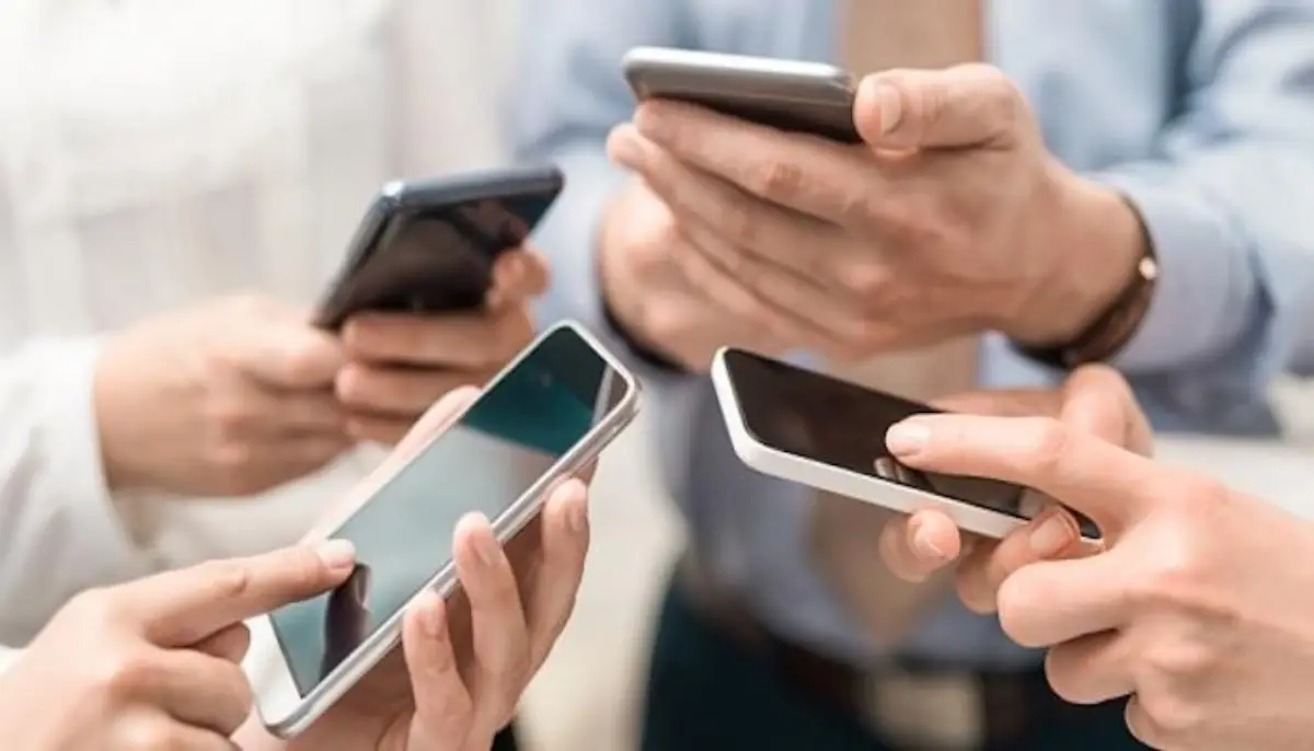 ارتفاع الدولار يرفع أسعار الموبايلات وتراجع المبيعات بنسبة 40%