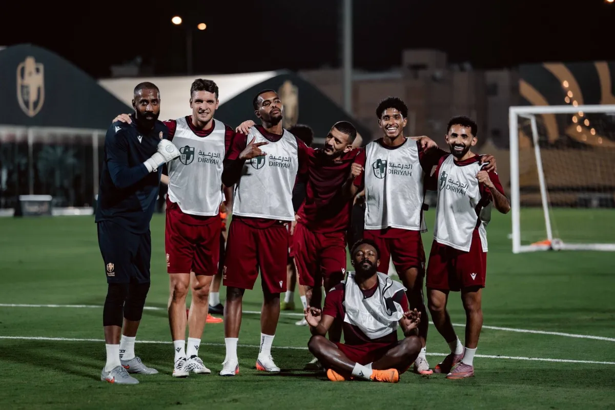 النصر يواجه كمين الدرعية والاتحاد يغرق في مأزق النجمة