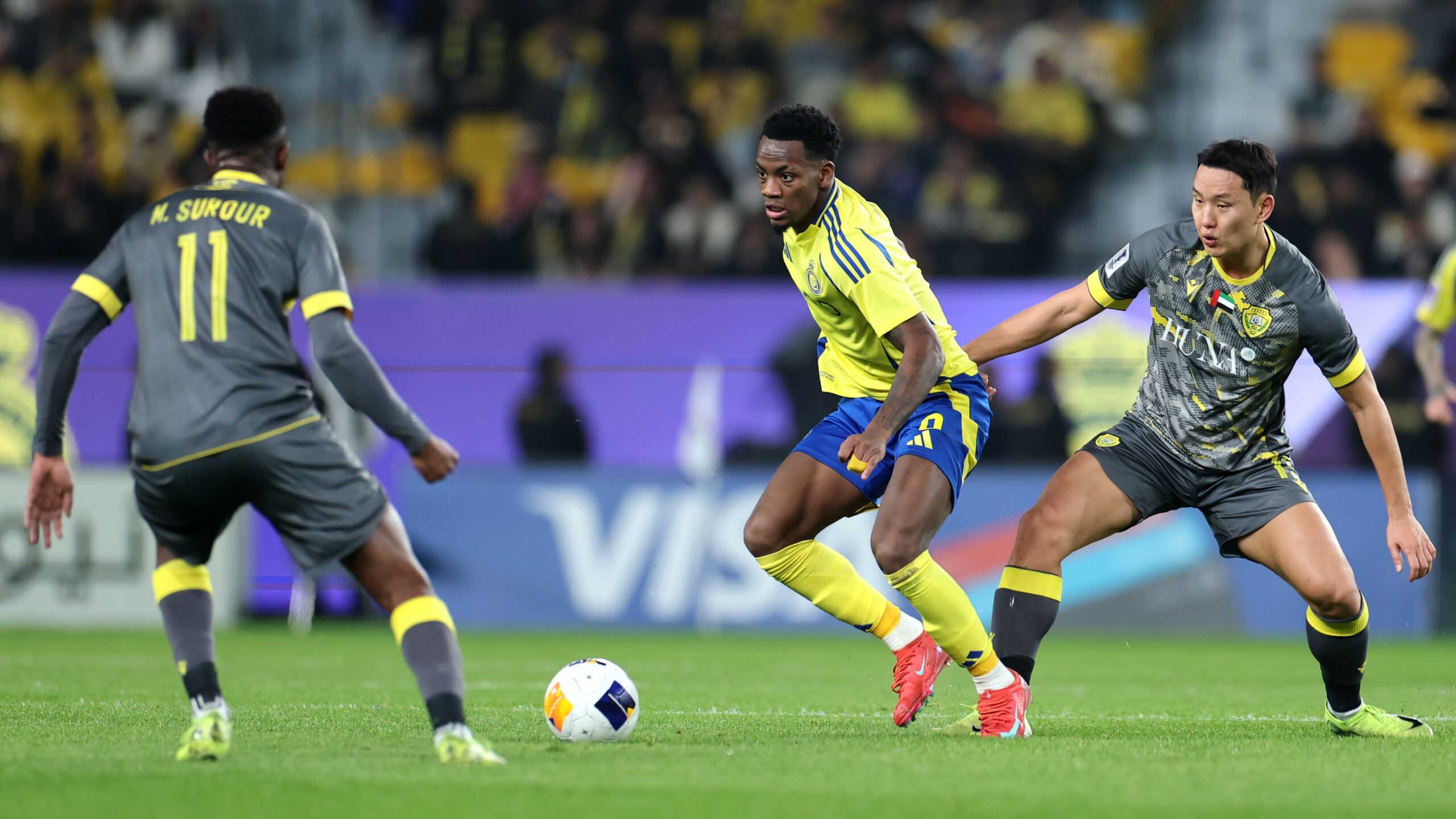 رئيس الاتحاد الآسيوي يكشف كواليس تأجيل مباراة النصر والوصل ويعلن تحركًا مفاجئًا يعيد إثارة الصراع!