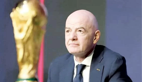 رئيس الاتحاد الويلزي لكرة القدم يطالب باستقالة إنفانتينو ويرفع الصوت ضد قيادته