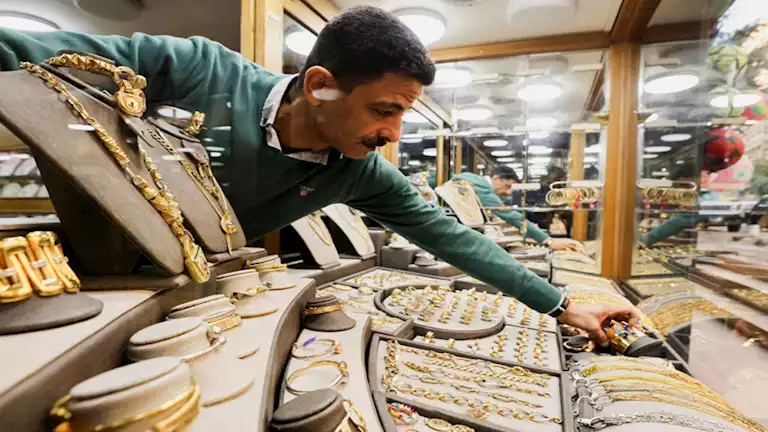 سعر الذهب اليوم الجمعة 23-10-2026 في مصر عيار 21 ينخفض 5 جنيهات