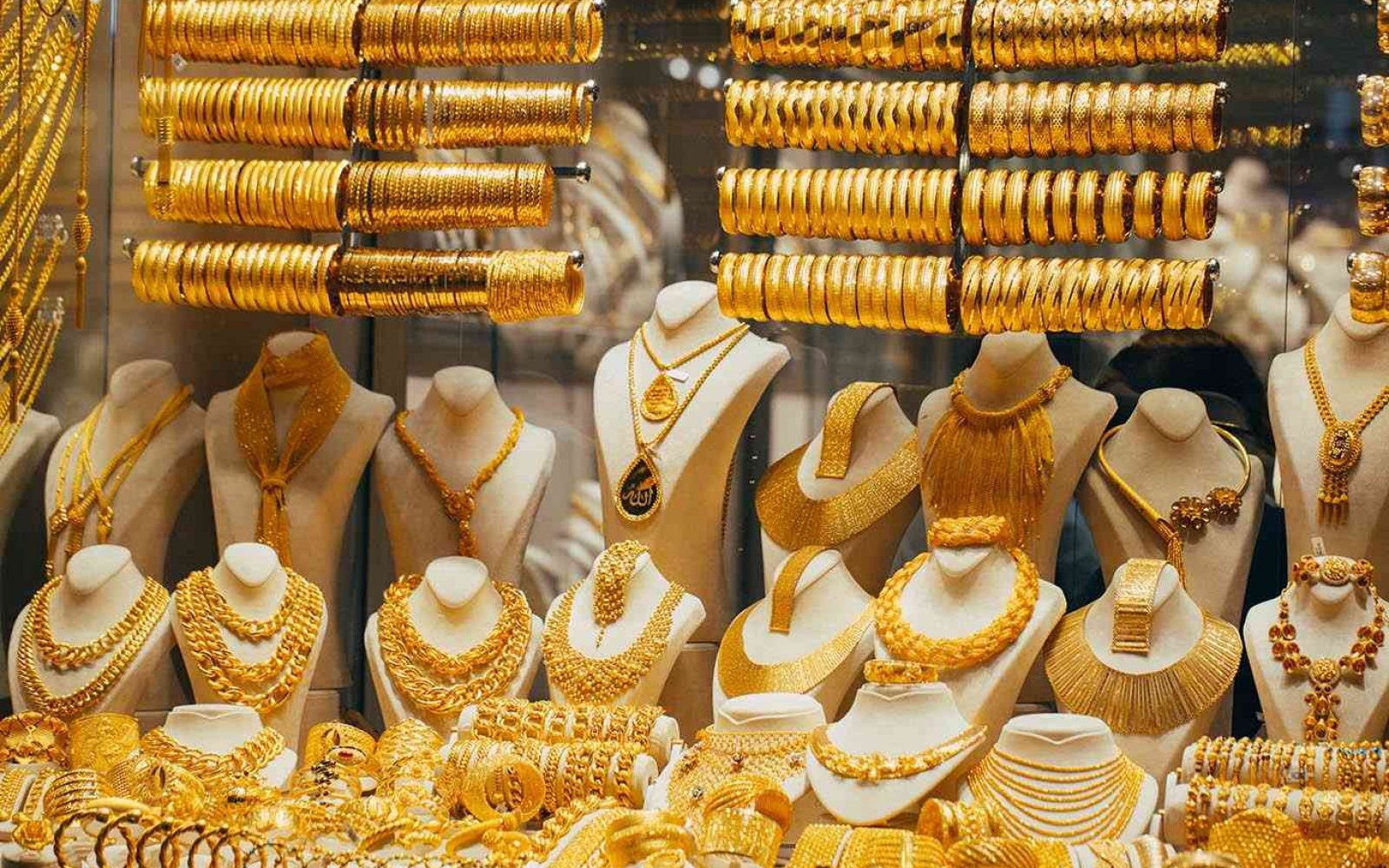 سعر الذهب عيار 21 بالمصنعية اليوم الخميس 29 أكتوبر 2026