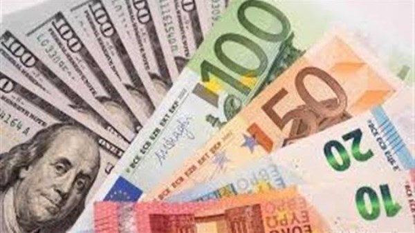 سعر العملات الأجنبية الدولار واليورو والاسترليني يتصدر المشهد في البنوك الآن