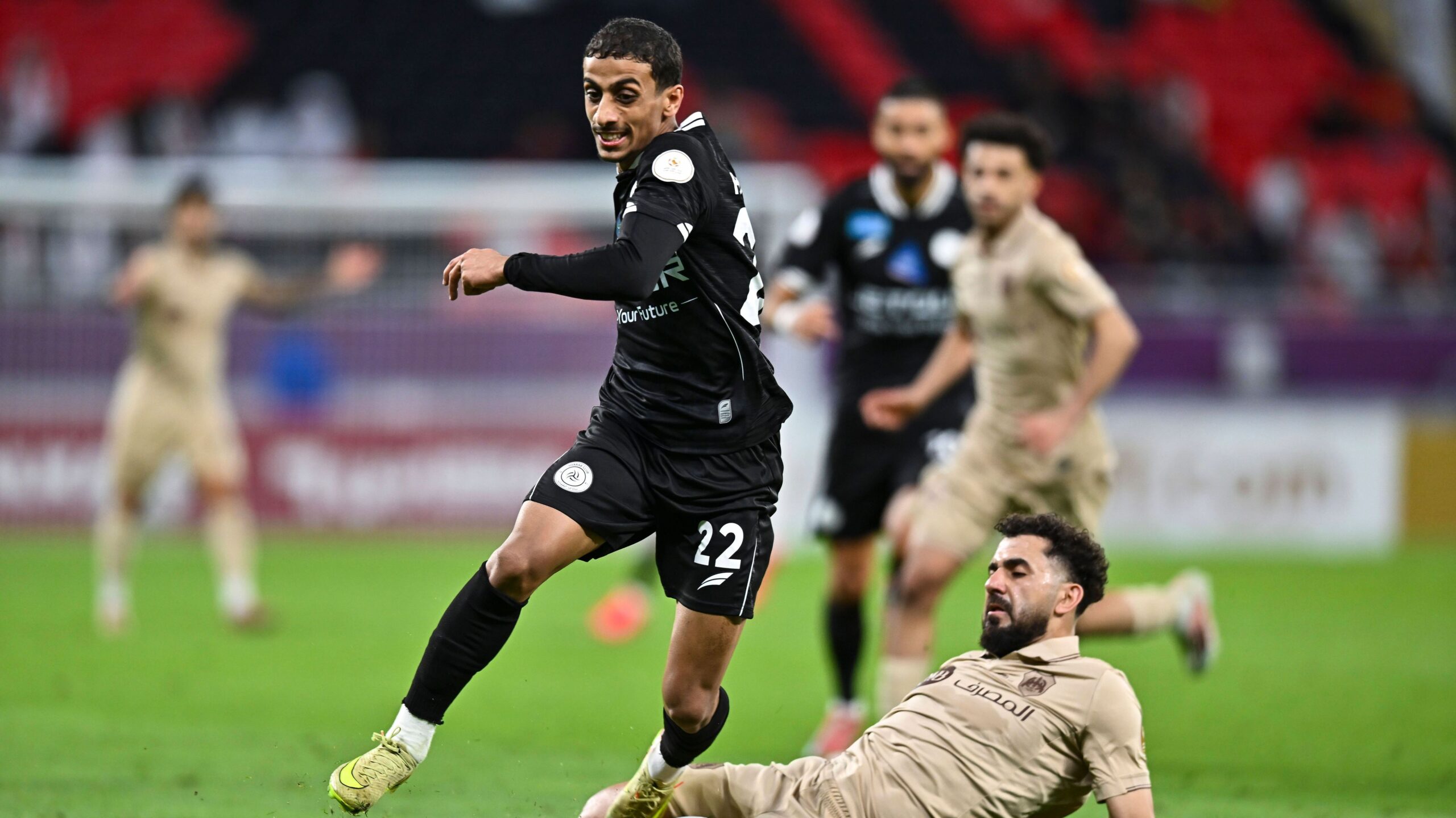 شروط جديدة لاستمرار نجم كأس الخليج بعد تهديده بفسخ عقده بسبب خلافات التعاقد
