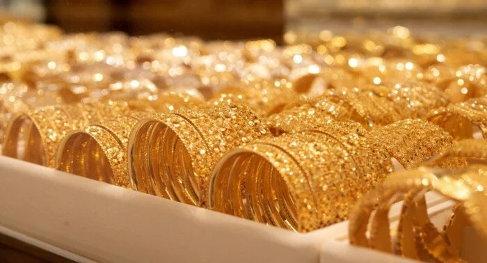عاجل تراجع جديد في سعر الذهب اليوم الجمعة عيار 21 يخسر 25 جنيهًا في سوق الصاغة