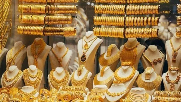 عيار 21 الآن بيعًا وشراءً سعر الذهب اليوم السبت 24 أكتوبر 2026 يشهد مفاجأة جديدة في السوق المحلي