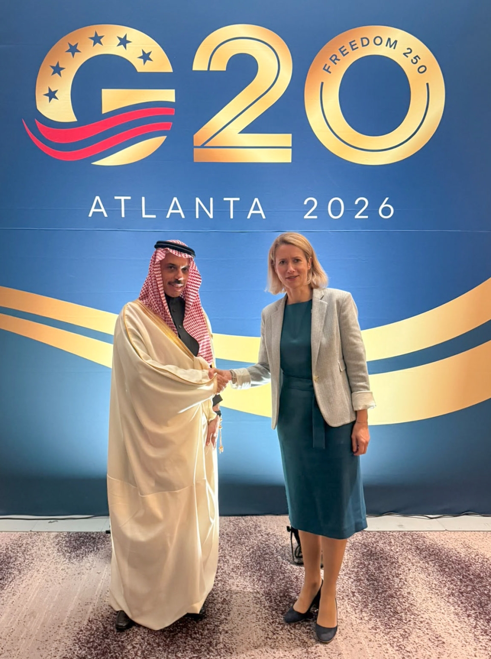 وزير الخارجية يناقش أبرز المستجدات الإقليمية مع ممثلة الاتحاد الأوروبي